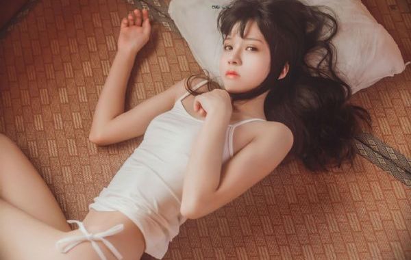 韩国电影女大学生沙龙室_蓝光免费在线播放